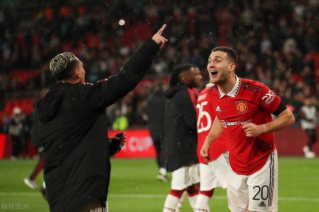 乐鱼体育-曼联内部会议纪要流出——冲刺阶段官宣签约，欧冠使命明确，年轻球员得到机会-乐鱼体育